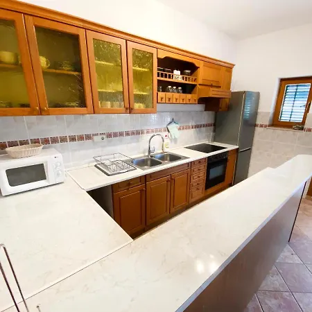 Arka Apartment